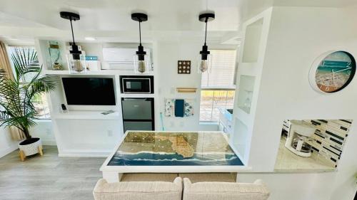 Clearwater Apartment | Modern 1BR Suite Boutique 5 Miles to Beach