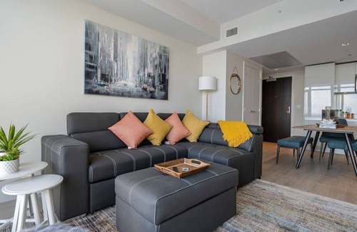 Victoria Park Condo | Modern 1BR with gorgeous Stampede view