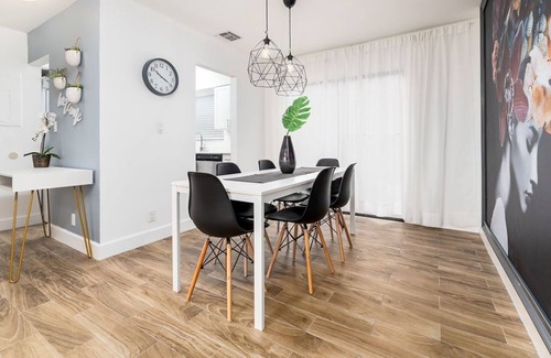 Sunrise House | Modern 2 Bd Townhouse Few Min Away From Sawgrass Mills Mall ✅