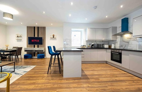 Manchester Apartment | Modern 2-Bed Apartment with Parking