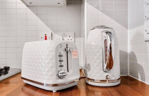 West Ham Apartment | Modern 2-bed Apartment in Stratford
