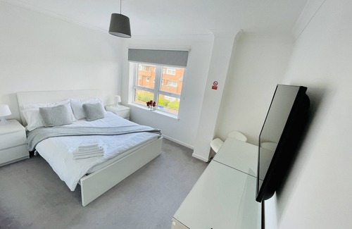 East End Apartment | Modern 2 bed Apartment Near City Centre