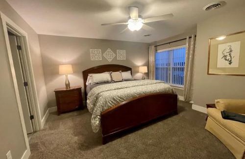 Bettendorf House | Modern 2 bed condo with office