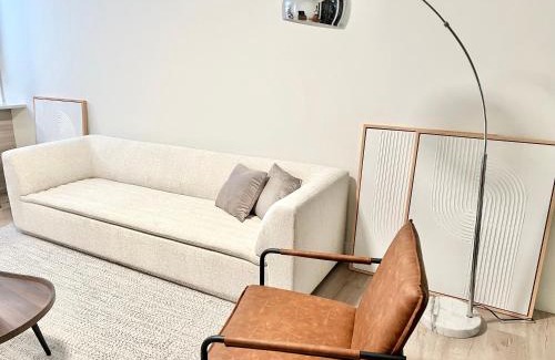 Quincy Apartment | Modern 2 Bed Furnished Apartment in Quincy