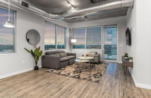 St. Petersburg - Clearwater Apartment | Modern 2 Bed Getaway Steps from Tropicana Field