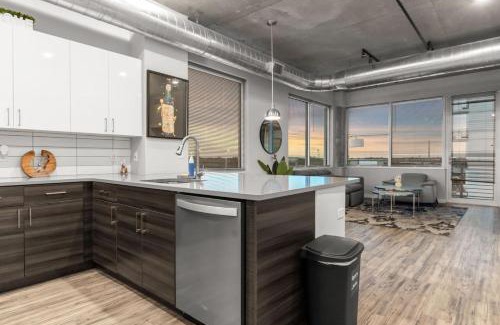 St. Petersburg - Clearwater Apartment | Modern 2 Bed Getaway Steps from Tropicana Field