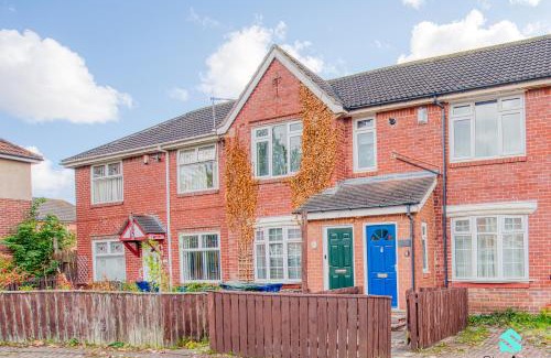 Newcastle-upon-Tyne Apartment | Modern 2 Bed in Newcastle, Free Parking & Sleeps 6