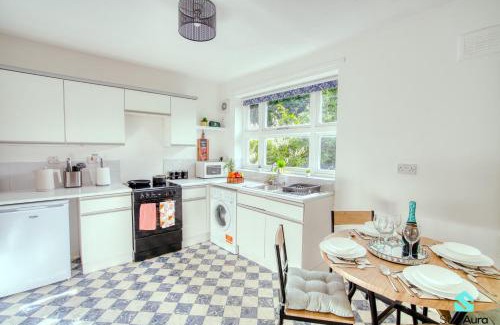 Newcastle-upon-Tyne Apartment | Modern 2 Bed in Newcastle, Free Parking & Sleeps 6