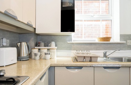 Cheetham Hill Apartment | Modern 2 Bed Room Apartment Near City Centre