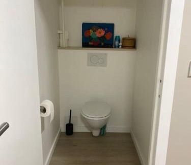 Sint-Jans-Molenbeek Apartment | Modern 2-Bed Urban Apartment
