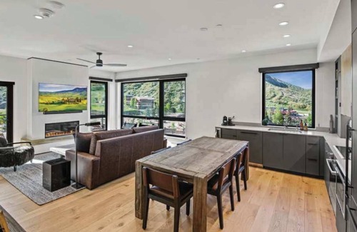 Snowmass Village Apartment | Modern 2 Bedroom Ski In/Out Condo 02