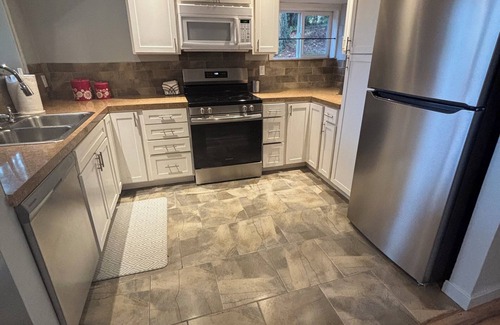 Olympia House | Modern 2 bedroom, 1 bath bright unit with Stunning Sunrises.