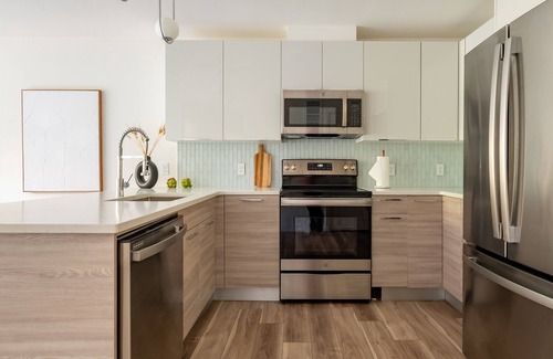 Quincy Apartment | Modern 2 Bedroom 2 Bath Apartment in Heart of Quincy