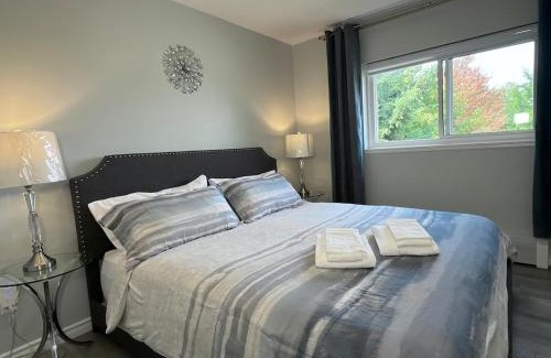 Kitchener Apartment | Modern 2 bedroom, 2 king beds, close to Hwy