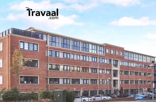 Rushmoor District Apartment | Modern - 2 Bedroom Apartment - Farnborough