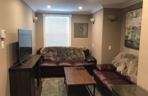 Terra Nova Apartment | Modern 2- bedroom apartment in downtown