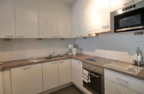 Postel Apartment | Modern 2-bedroom apartment, metro Louise (Sept-Oct; 2 weeks minimum)