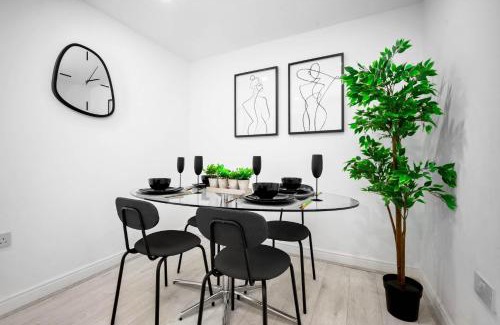 Edgbaston Apartment | Modern 2 Bedroom Apartment - Near City Centre - WiFi - Smart TV 3MR