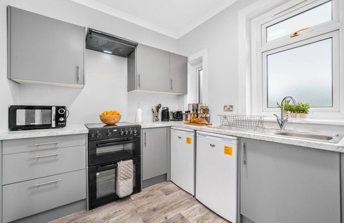 Glasgow Apartment | Modern 2 bedroom apartment with shower room