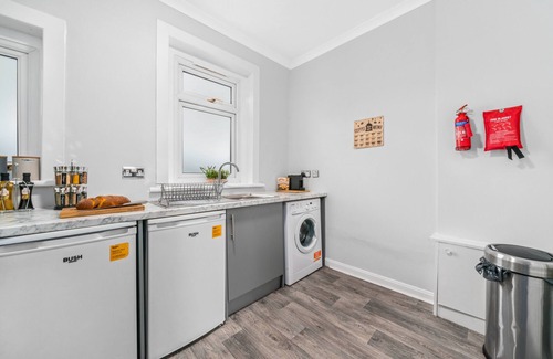 Glasgow Apartment | Modern 2 bedroom apartment with shower room
