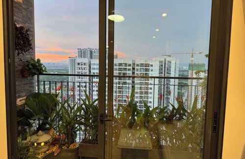 Gia Lam Apartment | Modern 2-Bedroom Apartment | Having Pool & Gym | Vinhomes Ocean Park