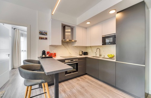 La Goleta Apartment | Modern 2-bedroom apartment near Historical center