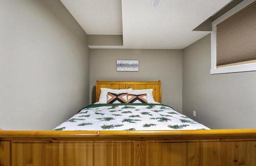 Killarney Apartment | Modern 2 bedroom basement suite, Stove not present for now