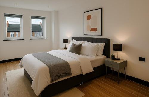 North Finchley Apartment | Modern 2-Bedroom Flat with Balcony in Central Location