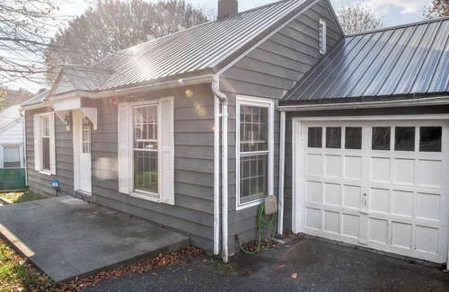 Binghamton House | Modern 2-bedroom house in Binghamton - Close to hospitals/university