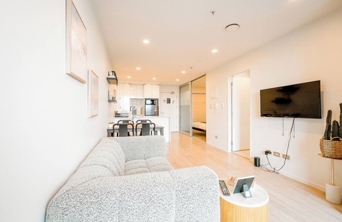 Auckland Central Business District Apartment | Modern 2-Bedroom in the City Centre with Pool