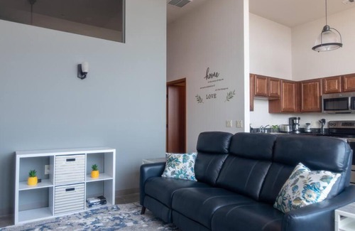 Fifth Ward Apartment | Modern 2 Bedroom Loft in Walker's Point