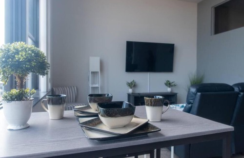 Fifth Ward Apartment | Modern 2 Bedroom Loft in Walker's Point
