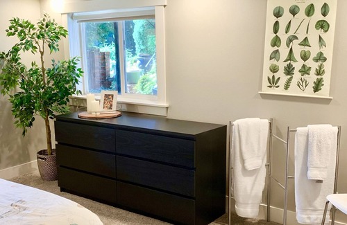 West Spokane Apartment | modern 2 bedroom suite with private guest entrance and patio area