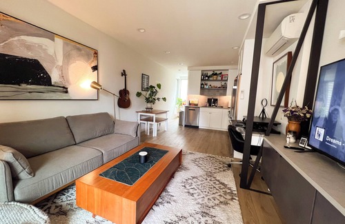 Ballard House | Modern 2 Bedroom Townhome in the Heart of Ballard, Seattle