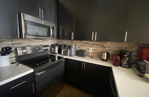 Marina del Rey Apartment | Modern 2-bedroom apartment in amazing Marina del Rey with WiFi, AC, Pool Jacuzzi