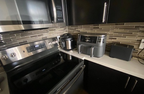 Marina del Rey Apartment | Modern 2-bedroom apartment in amazing Marina del Rey with WiFi, AC, Pool Jacuzzi