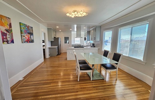 Oakland House | Modern 2 beds 1 bath house in a prime Bay Area location