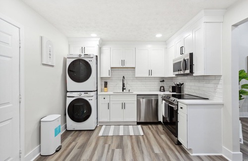Athens House | Modern 2 King Bed Duplex home near UGA