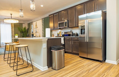 Indianapolis House | Modern 2-Story New Build. 4 mi to Downtown, 3 Mi to Speedway. 10 Mi to Airport