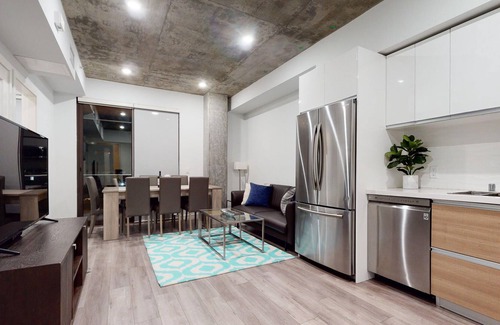 Downtown Apartment | Modern 2BD/2BA Apartment Minutes to Americana