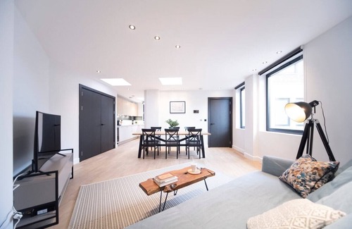 Kentish Town Apartment | Modern 2Bed/2Bath Duplex - Quiet and Spacious