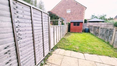 Stoke Gifford House | Modern 2Bed House, Free Parking, NR Parkway Station and UWE