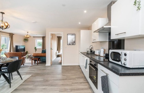 Trafford Apartment | Modern 2bed Manchester+ parking