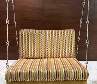 Lokhandwala Complex Apartment | Modern 2bhk in main Lokhandwala WITH WI FI