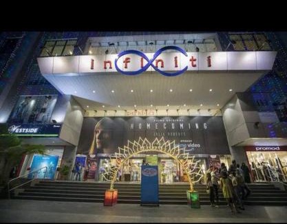 Lokhandwala Complex Apartment | Modern 2bhk in main Lokhandwala WITH WI FI