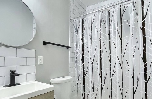 Anacostia Apartment | Modern 2br 1ba Apt Unit in Historic District