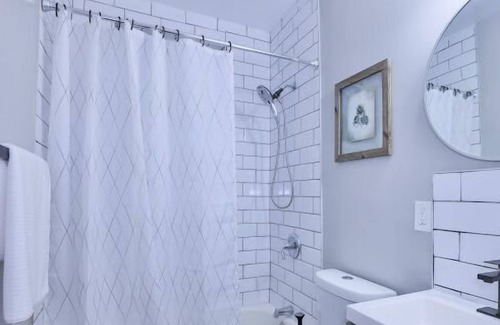 Anacostia Apartment | Modern 2br 1ba Apt Unit in Historic District