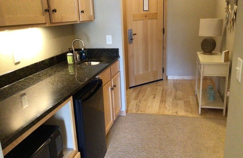 Three Lakes Condo | Modern 2BR/2BA Condo at Northernaire Resort – Steps from the Lake & Trails!