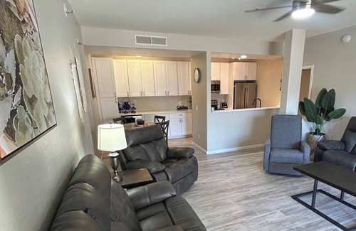 North Scottsdale Condo | Modern 2BR/2BA Retreat: Ground Floor/Pool, Spa, Gym/North Scottsdale Getaway
