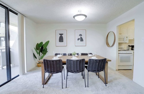 Crystal City Apartment | Modern 2BR Apt in Crystal City near D.C.